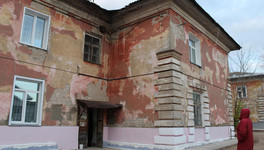 В доме с дырявой крышей в Кирове отремонтировали фундамент