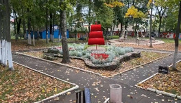В парке «Аполло» устанавливают новый детский игровой комплекс