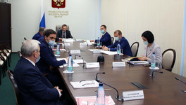 Дмитрий Курдюмов принял участие в обсуждении теневой занятости и зарплат «в конвертах» на окружном заседании