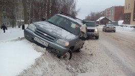 В Вятских Полянах водитель иномарки умер за рулём