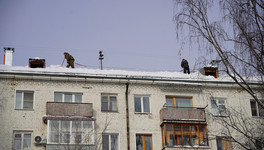 В Кировской области после прокурорских проверок расчистили больше 2 тысяч крыш