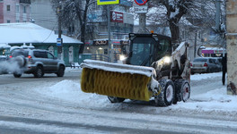В Кирове на борьбу с последствиями снегопада вывели 110 единиц техники