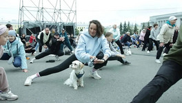Сотни кировчан сделали зарядку с чемпионом в День молодёжи