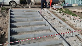 В Кирове ремонтируют лестницы и устанавливают искусственные неровности