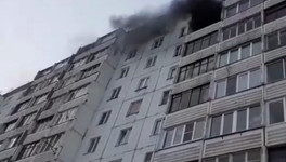 Пожар в доме на улице Челюскинцев: пострадавшим помогали выбраться соседи