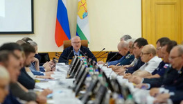 Александр Соколов начал совещание правительства с минуты молчания