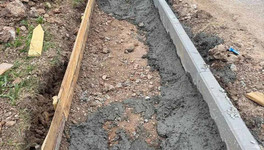 Жители села Филиппово пожаловались на качество новых тротуаров