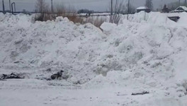 В Омутнинске пожаловались на свалку грязного снега в водохранилище