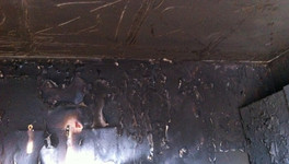 В Кирове загорелся жилой дом. На месте работало 4 пожарных машины