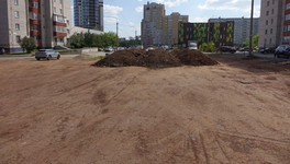 На улице Риммы Юровской благоустраивают сквер