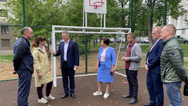 На Красноармейской в Кирове открыли многофункциональную спортплощадку