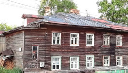 Только после вмешательства прокуратуры власти Немы снесли аварийный дом