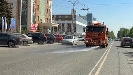 В Кирове дорожники поливают улицы водой для охлаждения асфальта