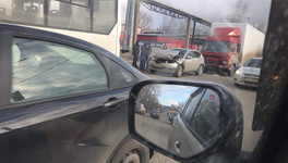 На Лепсе произошло массовое ДТП с участием грузовика и автобуса