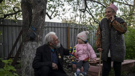 В России могут разрешить прабабушкам брать опеку над правнуками