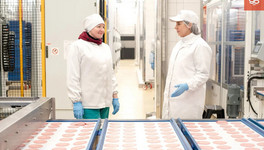 «Он как супергерой». Кто такой технолог на мясокомбинате и как реализовать себя в этой профессии?