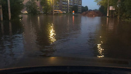 «Глубина местного моря достигает полуметра»: кировчане делятся фото затопленного 4 июня города