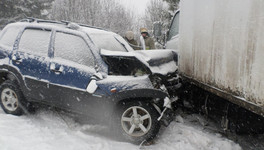 В Нагорске «Нива» врезалась в грузовик: есть погибший