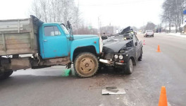 В Кирово-Чепецке грузовик протаранил «ВАЗ»