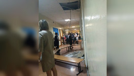 В Кировской школе во время урока обвалился потолок