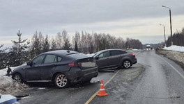 На трассе Киров - Стрижи - Оричи столкнулись три иномарки