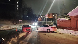 Две иномарки столкнулись на Заводской в Кирове