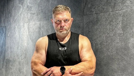 Никита Белых продемонстрировал мускулатуру