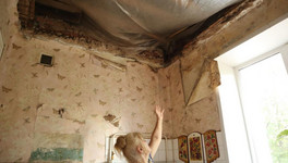 В доме на улице Шинников, 31, починили чердачное перекрытие после прокурорской проверки