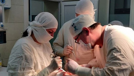 В Кирове врачи спасли женщину с тяжёлым ранением шеи