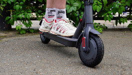 В Госдуме предложили запретить быстрые электросамокаты на тротуарах