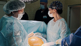 В кировском онкоцентре провели операцию беременной пациентке