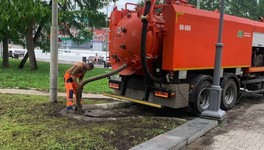 В Кирове из-за ливня бригады чистят ливнёвки и отводят воду
