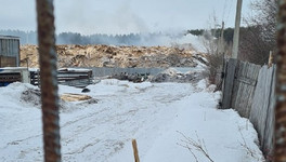 В администрации Кирова заверили, что горение свалки в Лянгасово не угрожает жилому сектору