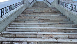 На улицах Кирова отремонтируют 16 лестниц