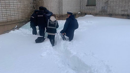 Глава администрации Кирова прокомментировал инцидент с падением льда на школьника