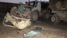 В Сунском районе лоб в лоб столкнулись «УАЗ» и трактор: два человека погибли