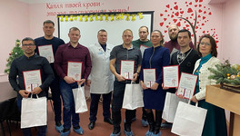 Восемь кировчан получили звание «Почётный донор России»