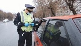 В Кирове сотрудники ГИБДД проверяют заражённых автомобилистов на соблюдение режима самоизоляции