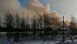 Суд не указ: в Котельничском районе пятый день горит свалка отходов с «китайского» предприятия, местные власти бездействуют