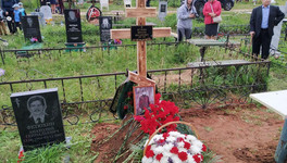 «Я никому всю жизнь не могла сказать папа»: в Кирове захоронили останки красноармейца, погибшего в боях под Тверью