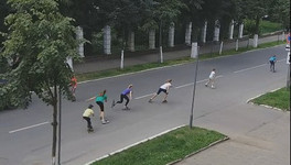 Скандал с тренировками детей на проезжей части в Кирове показал федеральный телеканал