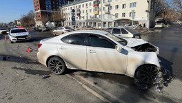 На улице Воровского в Кирове столкнулись две иномарки