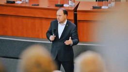 Мэр Ярославля Артём Молчанов побеждает на выборах в Госдуму