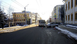 В Кирове в аварии с автобусом пострадали два человека