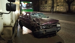 В Кирове на Красина произошла авария. Один из водителей сбежал с места ДТП