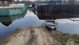 Уровень воды в Вятке снижается, но подтопления пока сохраняются