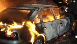 Утром 4 февраля на улице Луганской горел легковой автомобиль