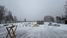 На месте стройки Феодоровской церкви в Кирове начали испытания свай