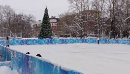 Вячеслав Симаков проверил качество катка в Гагаринском парке