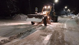 В Кирове дорожные службы перешли на песчано-соляные смеси из-за морозов